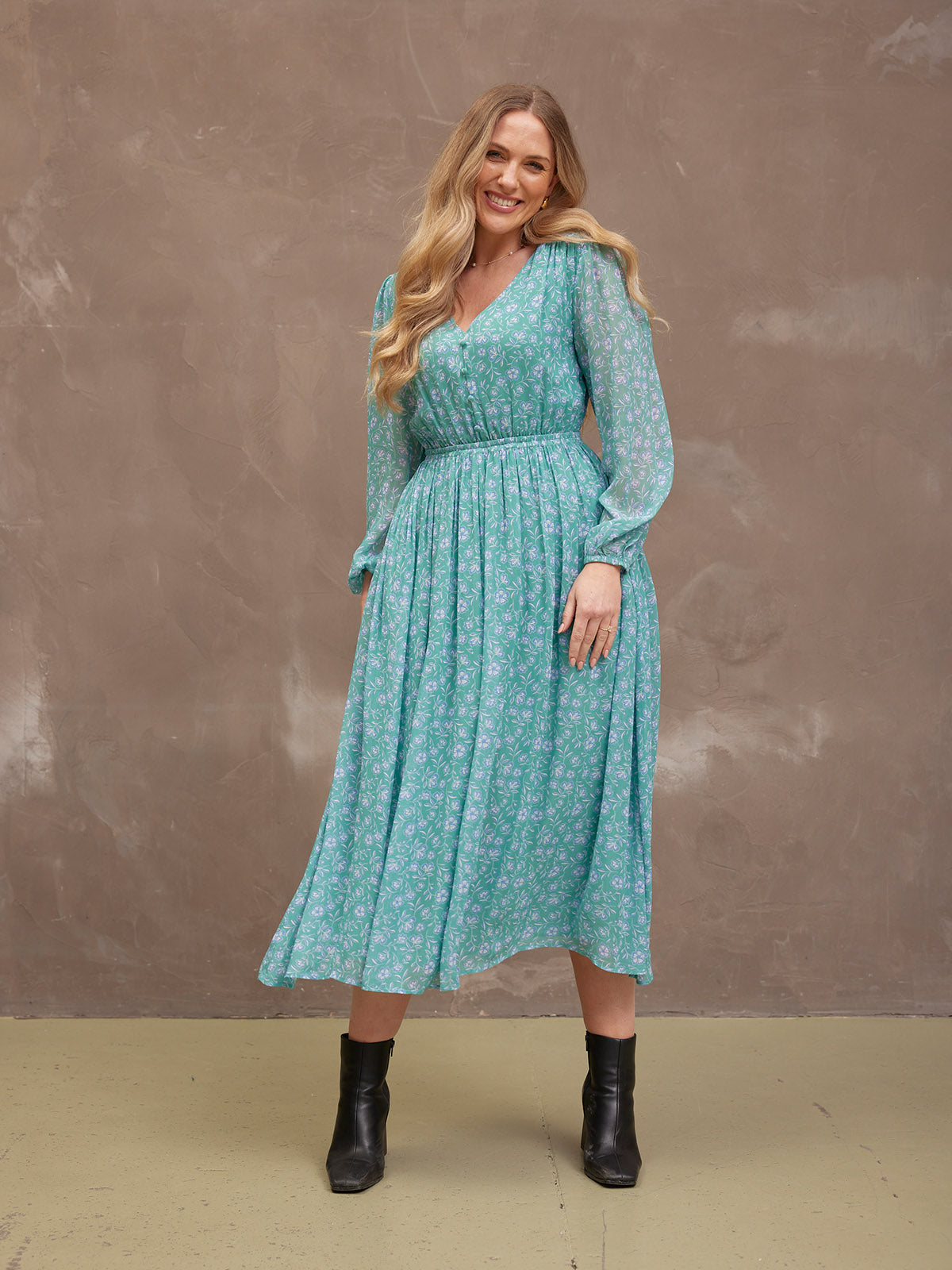 Isla Georgette Dress - Green Floral
