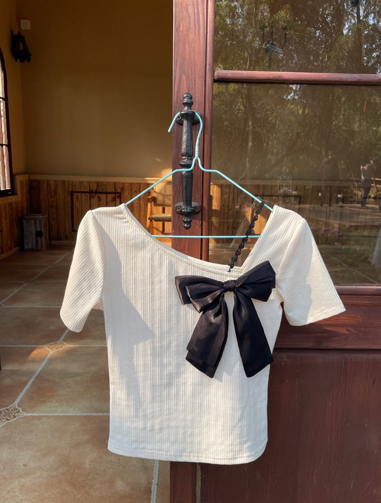 Elegant Bow Knitted T Shirt + Black A Skirt