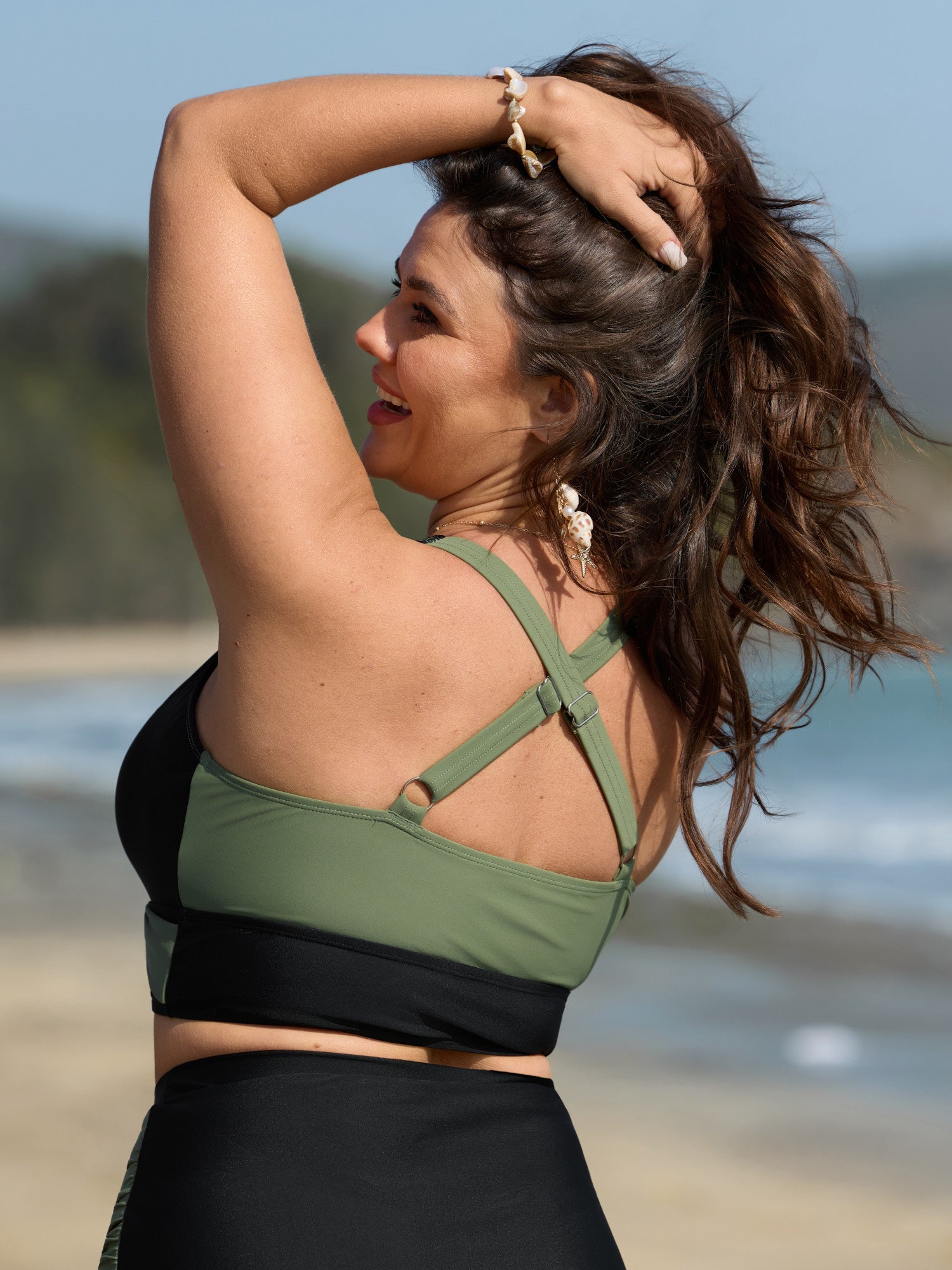 Colorblock Adjustable Twist Front Bikini Top