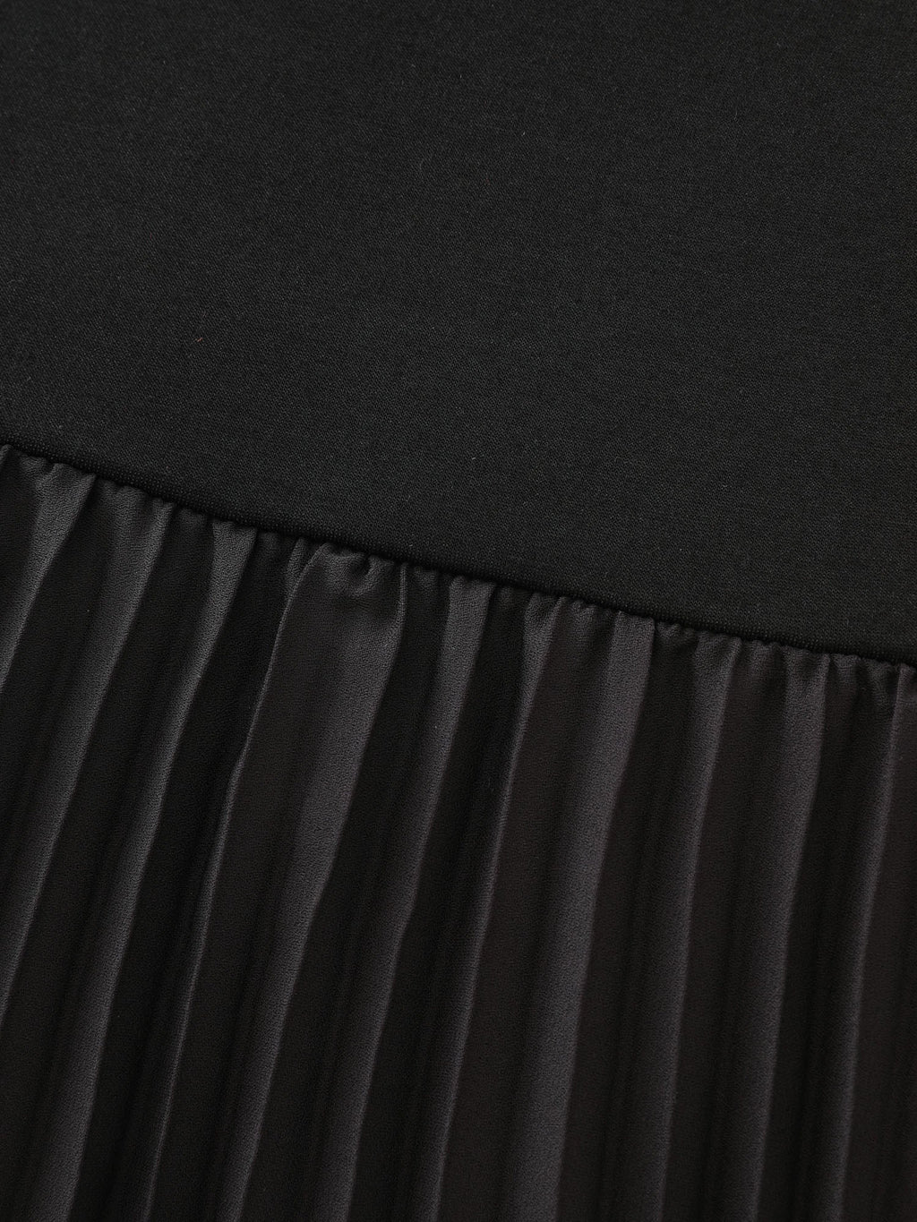 Ombre Gradient Pleated Off-Shoulder Midi Dress