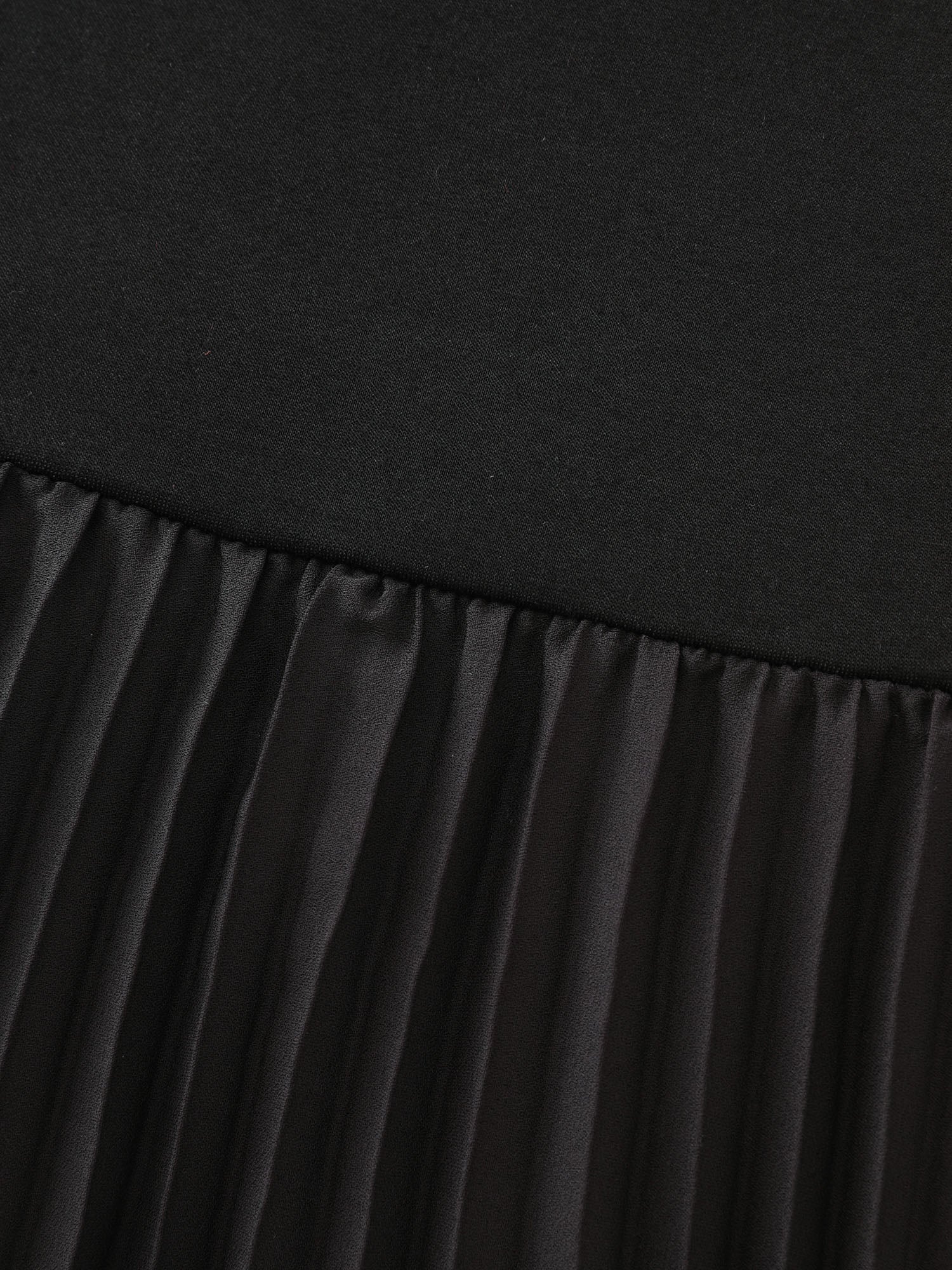 Ombre Gradient Pleated Off-Shoulder Midi Dress