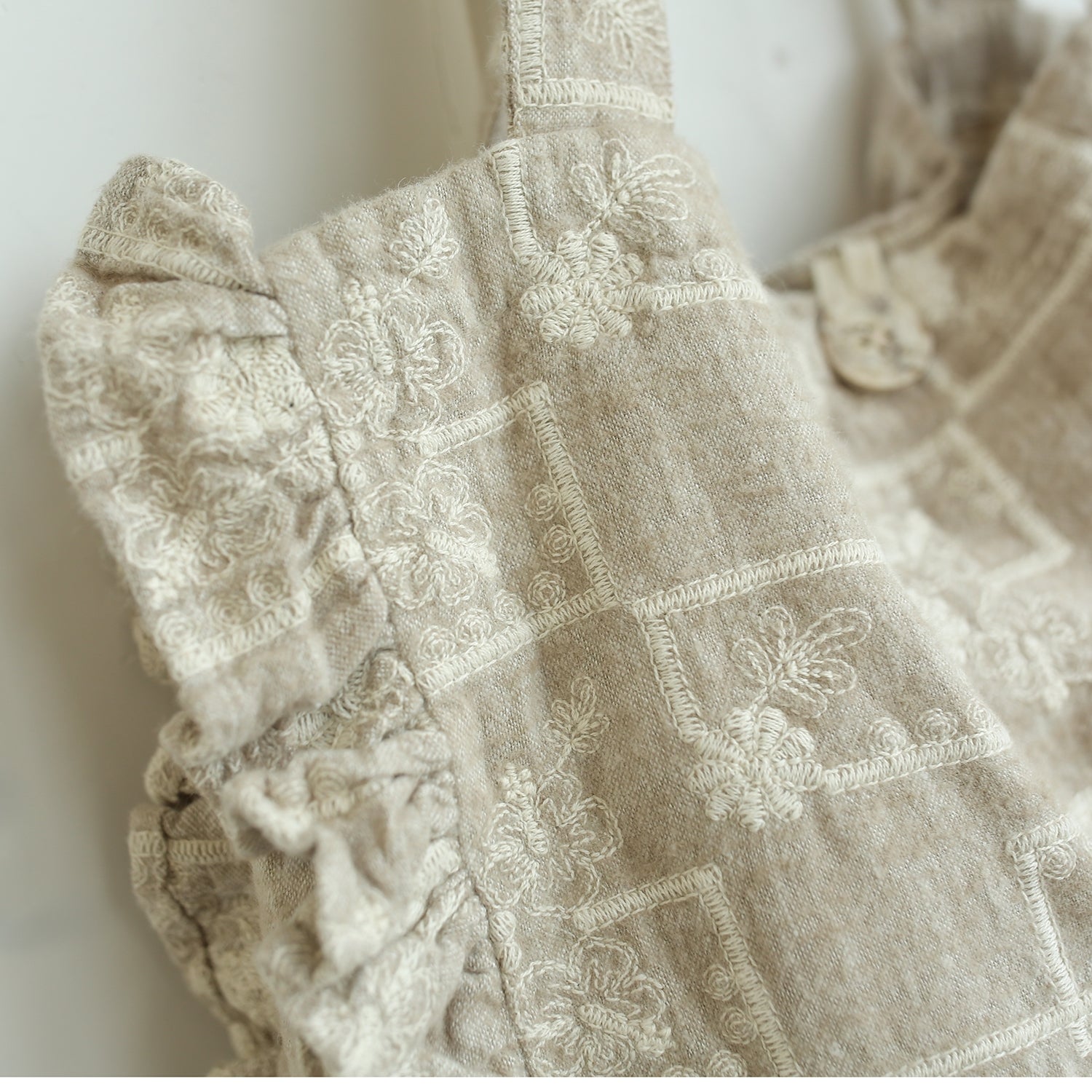 Linen Lace Frilled Embroidered Bag