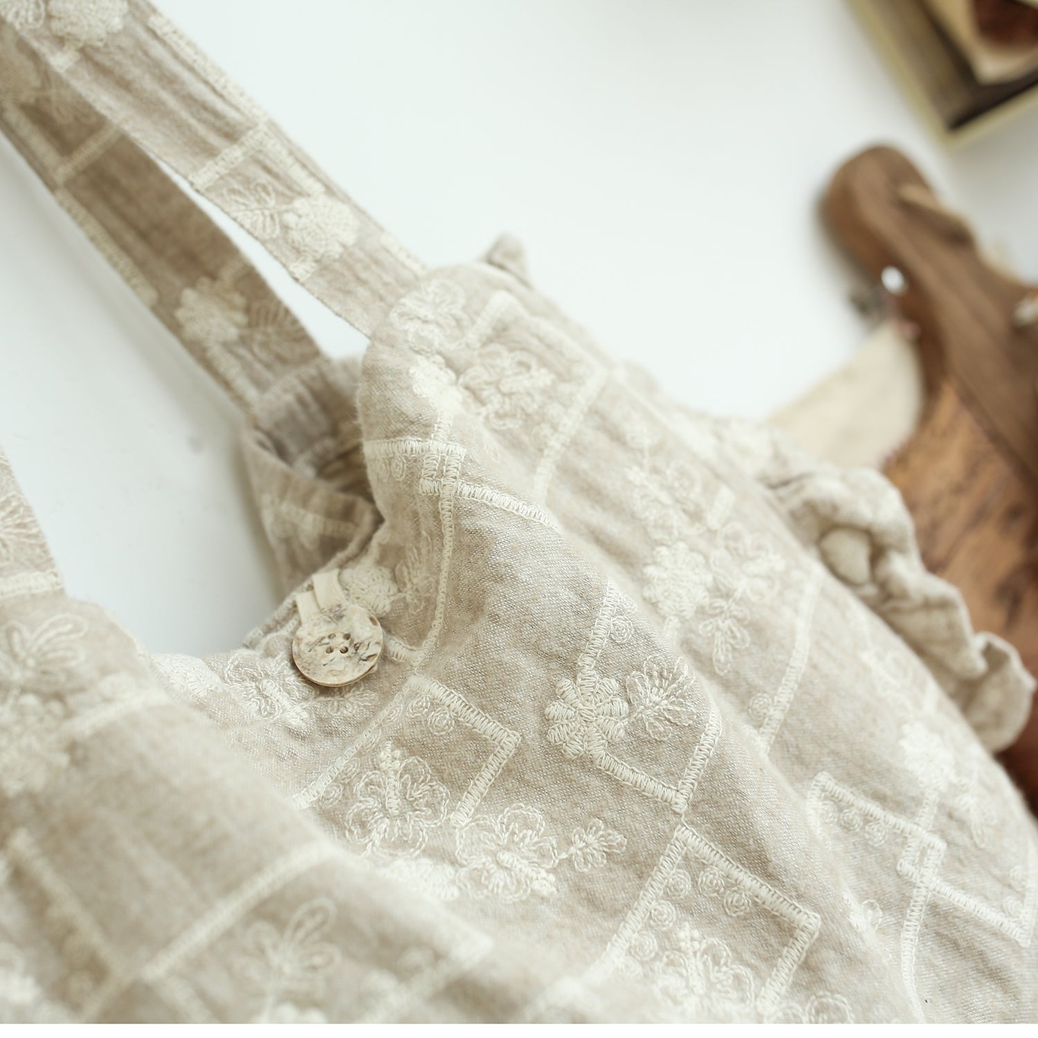 Linen Lace Frilled Embroidered Bag