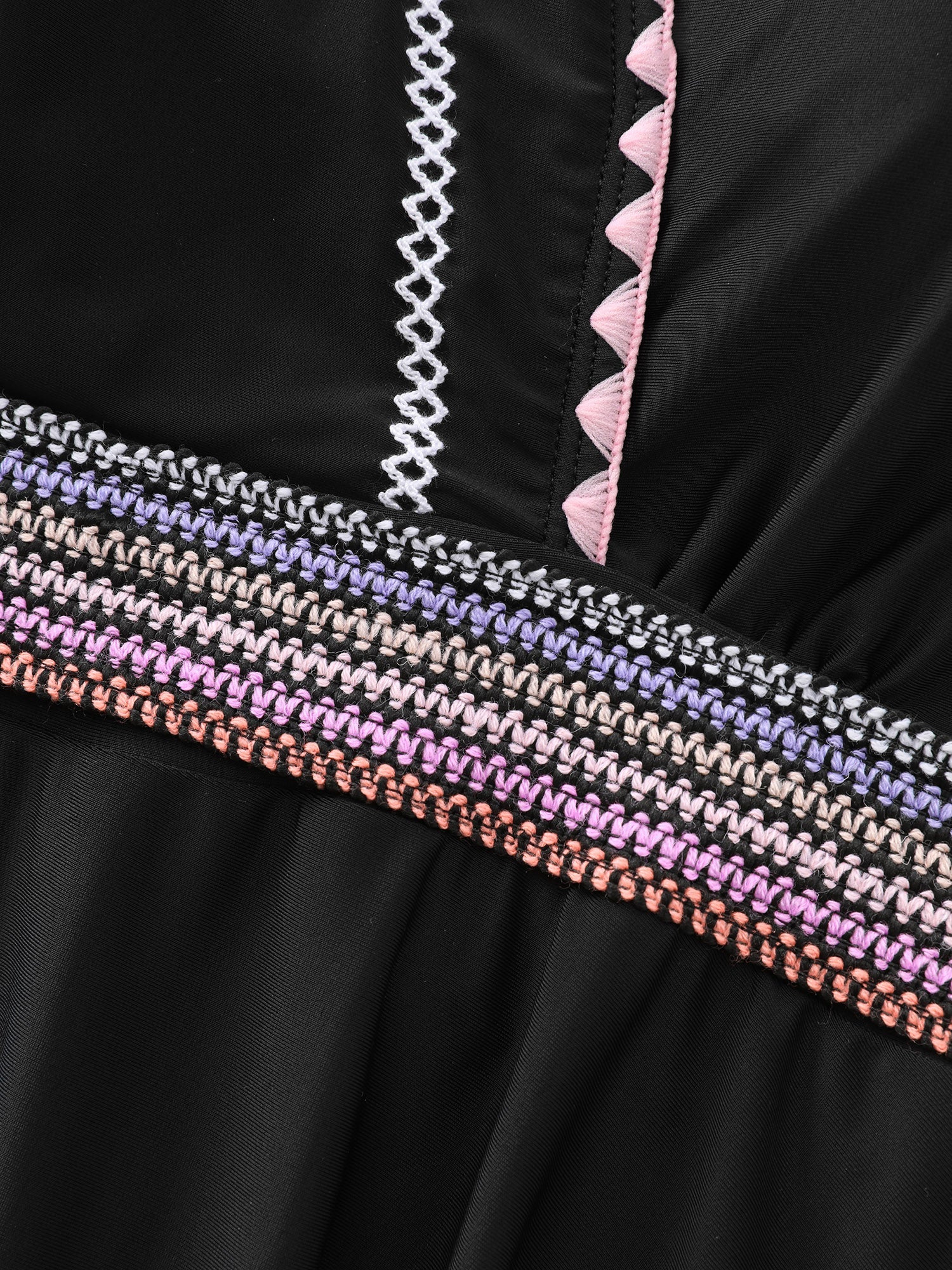 Color Contrast Hips Coverage Swim Top