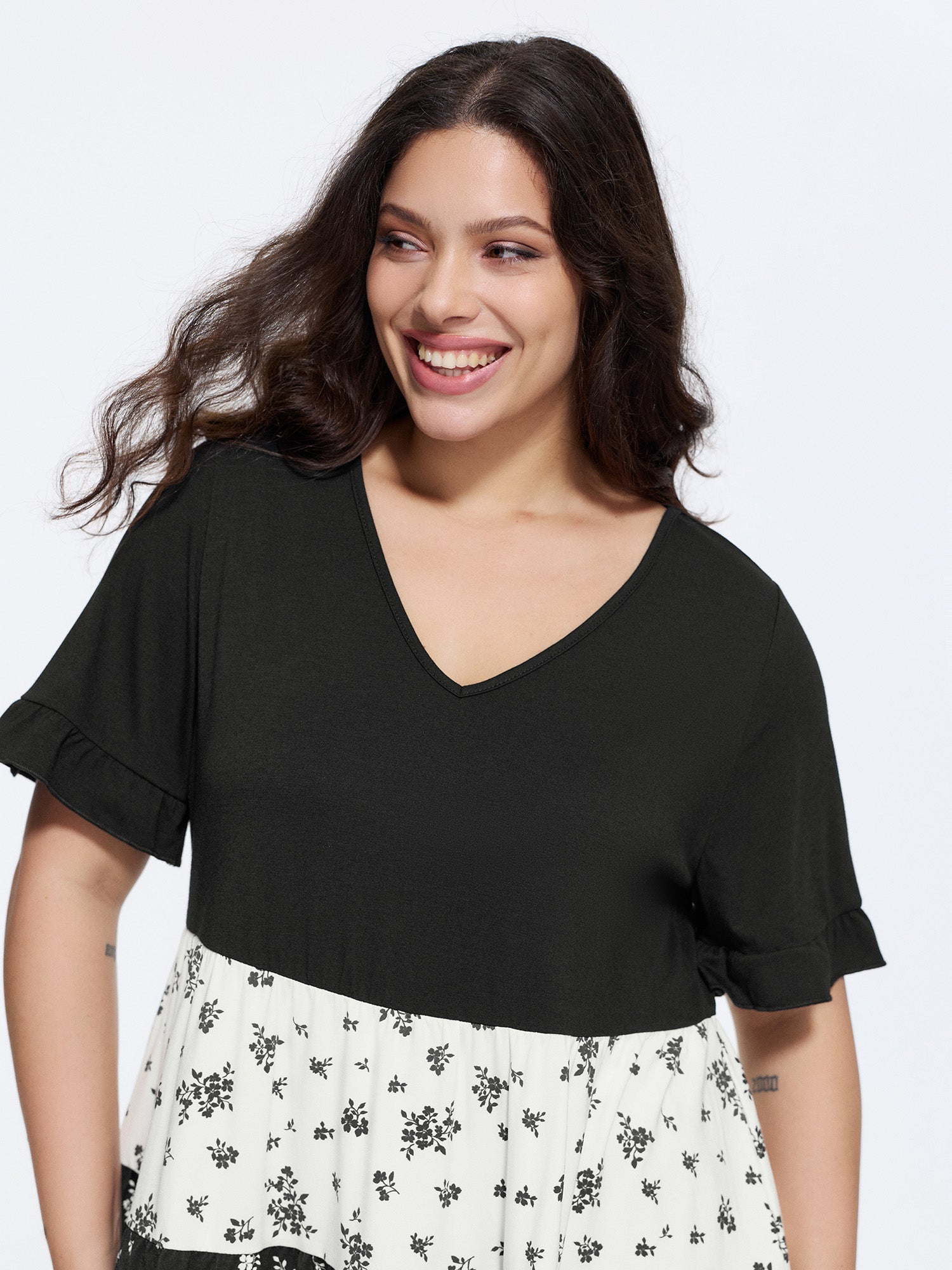 Color Contrast Floral Print Tiered Top
