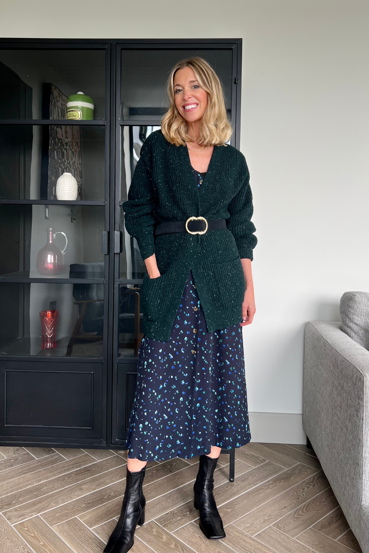 Alison - Ditsy Print Midi Dress - Black