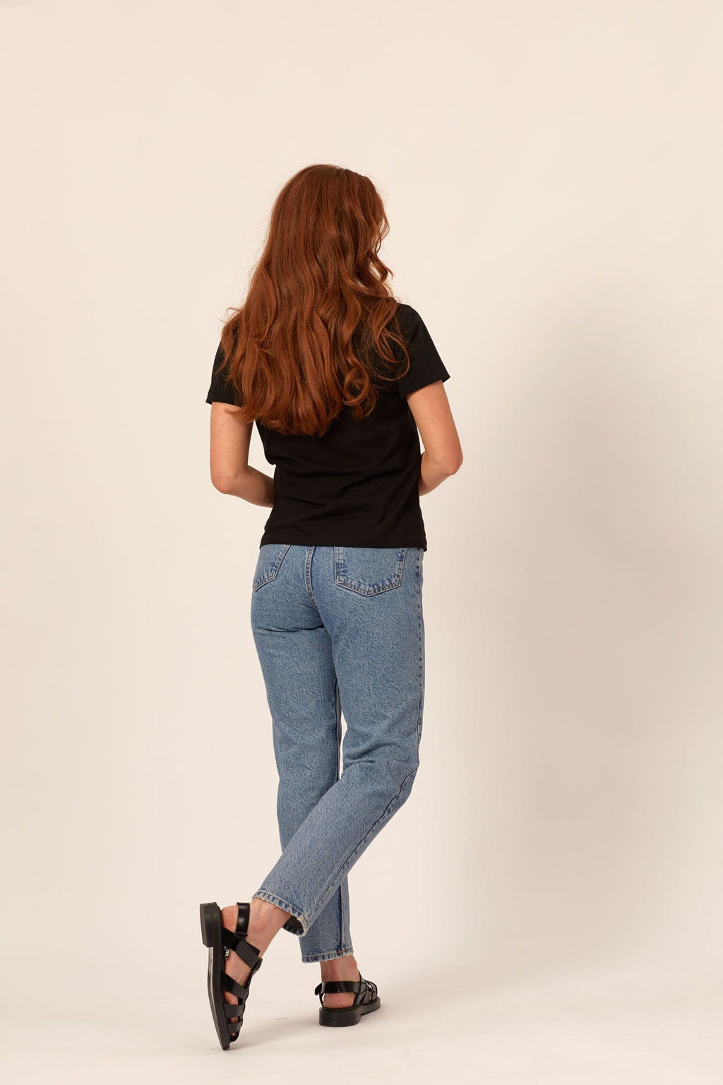 Anoushka - T-Shirt - Black