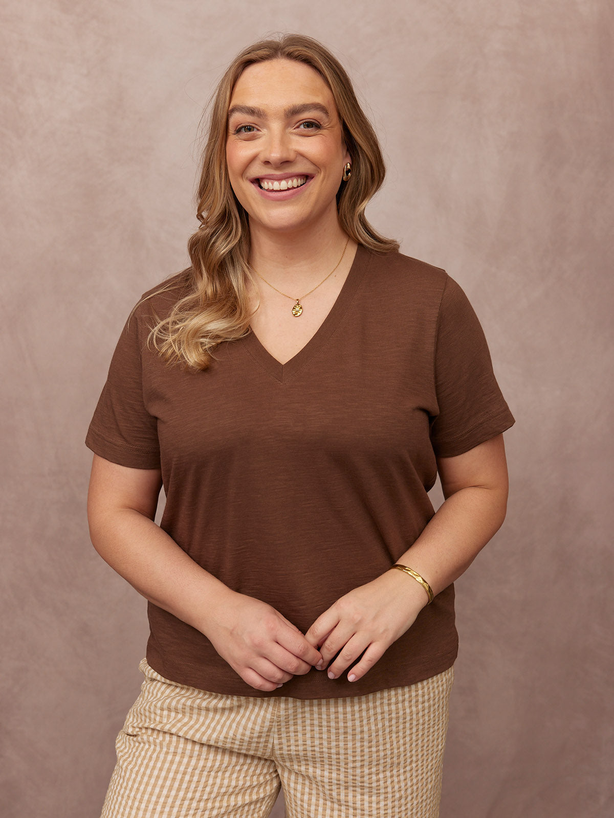 Cathy V-neck Tee - Brown