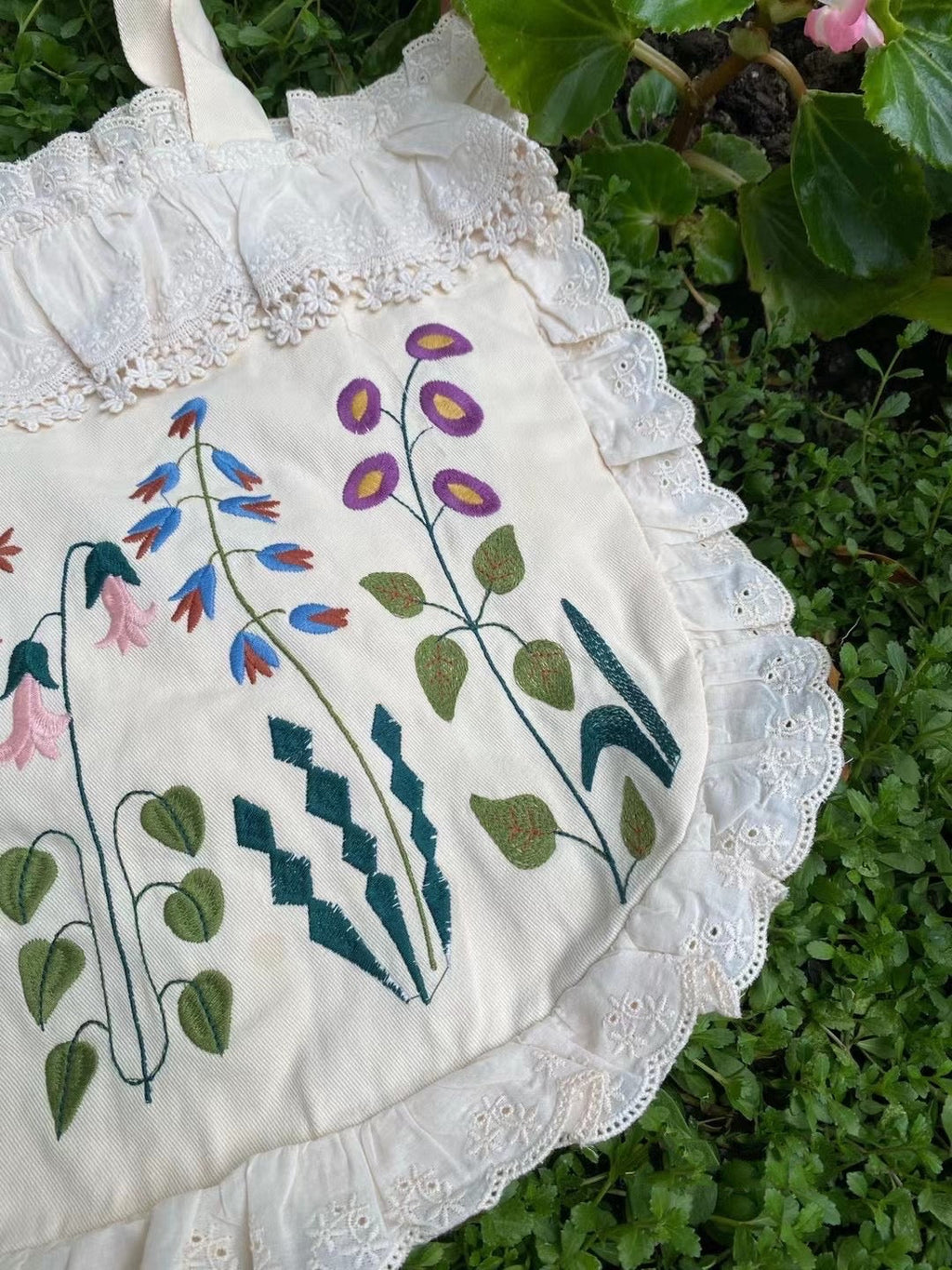 Lace Trim Embroidered Bag