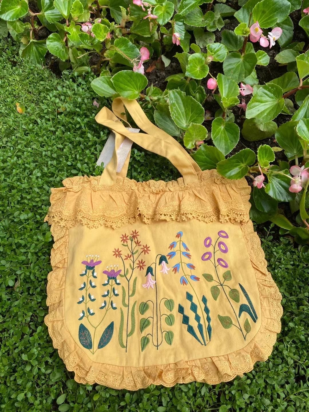 Lace Trim Embroidered Bag