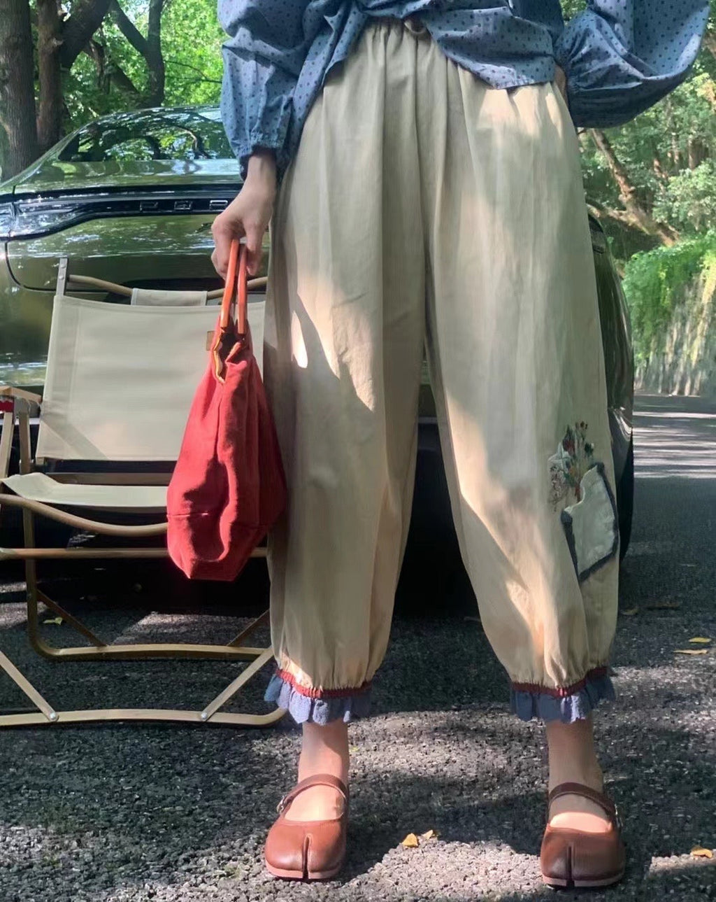 Embroidered Wooden Handle Bag