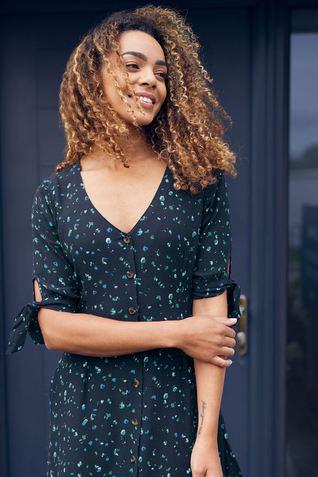 Alison - Ditsy Print Midi Dress - Black