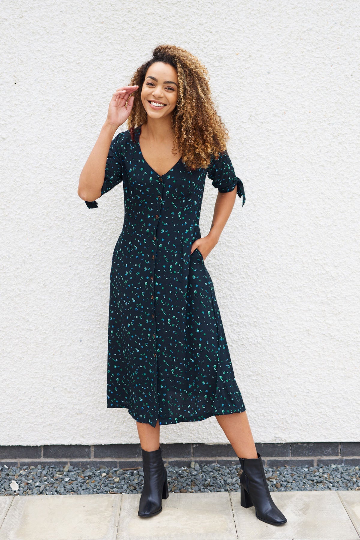 Alison - Ditsy Print Midi Dress - Black