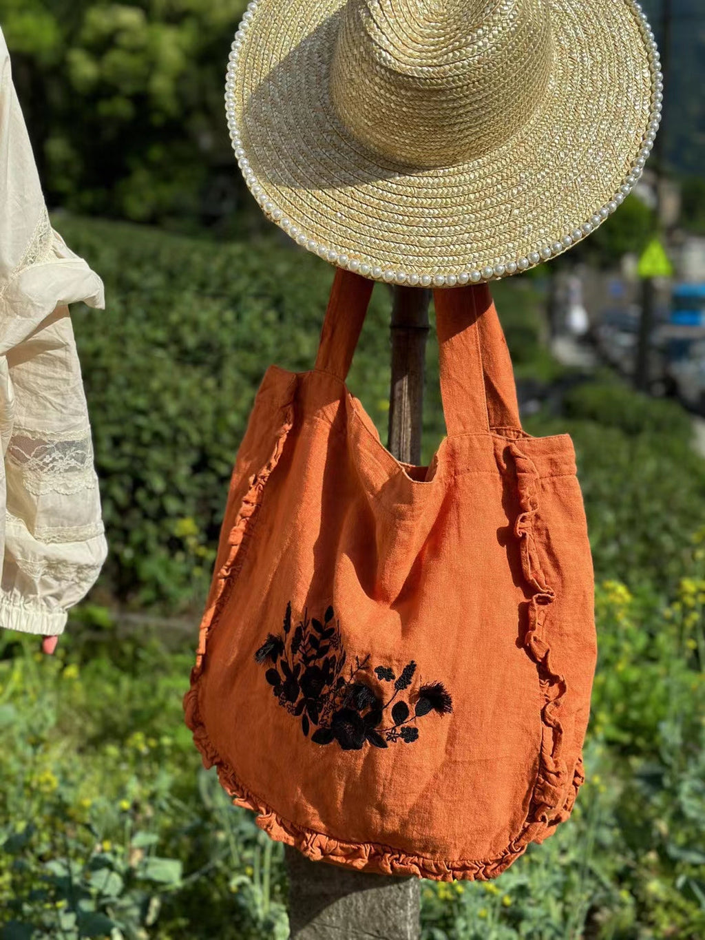 Ruffled Lace Embroidered Linen Bag