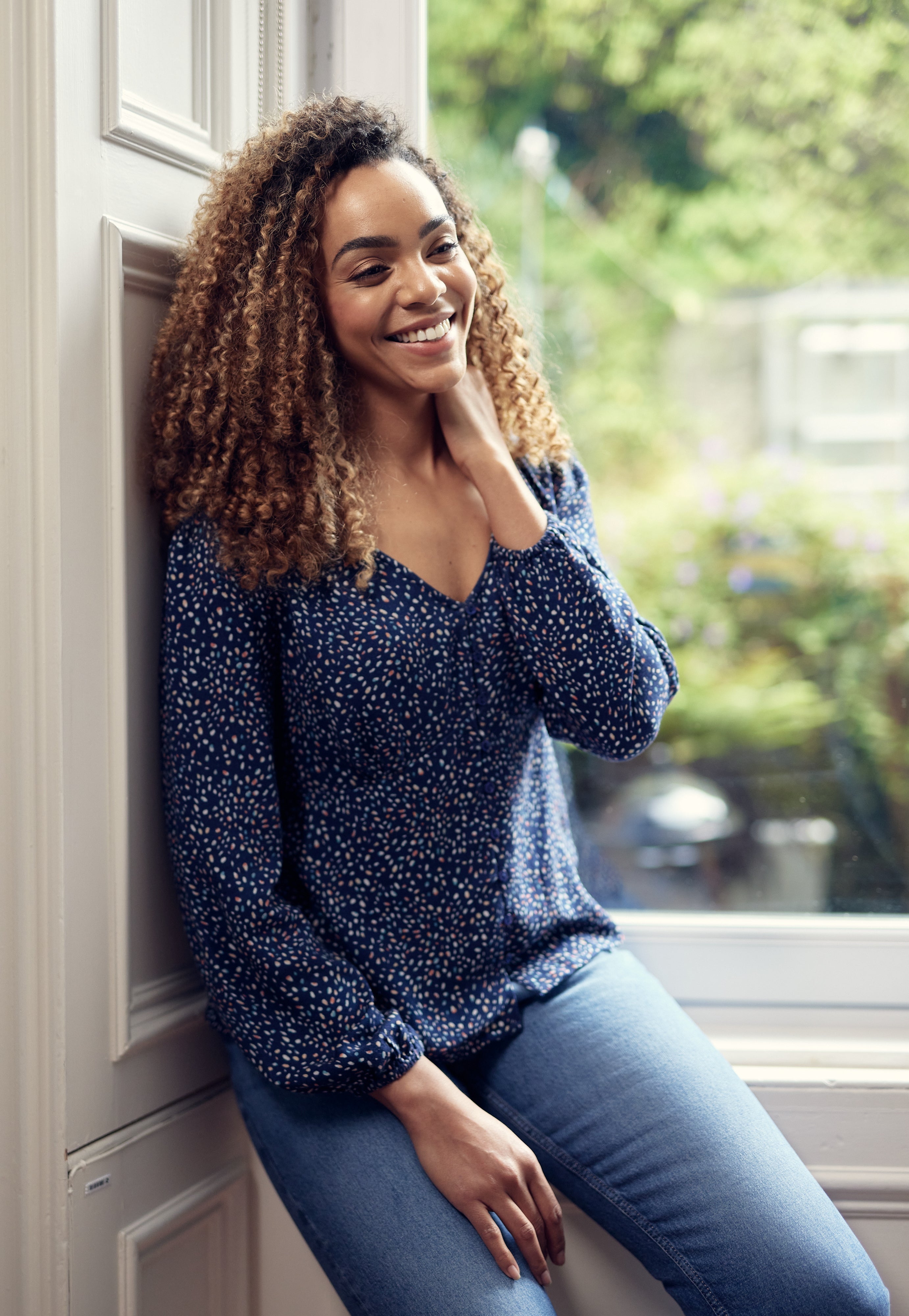 Romana - Long Sleeved Button Down Blouse - Blue