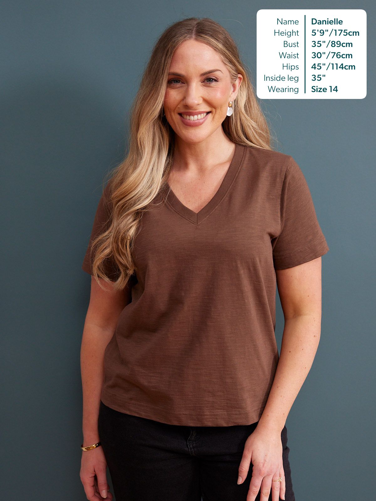 Cathy V-neck Tee - Brown